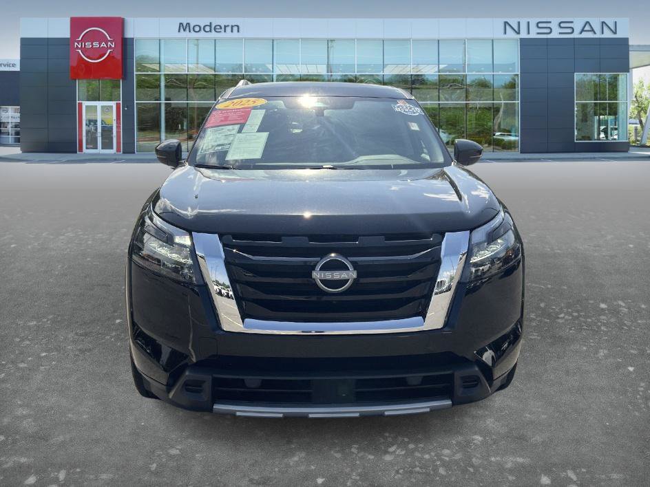 Certified 2025 Nissan Pathfinder SL w/ Cargo Package FWD image 2