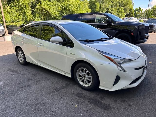 Used 2018 Toyota Prius Two w/ Prius Two Safety Plus Package FWD image 2