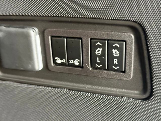 Used 2023 Cadillac Escalade Sport Platinum image 7