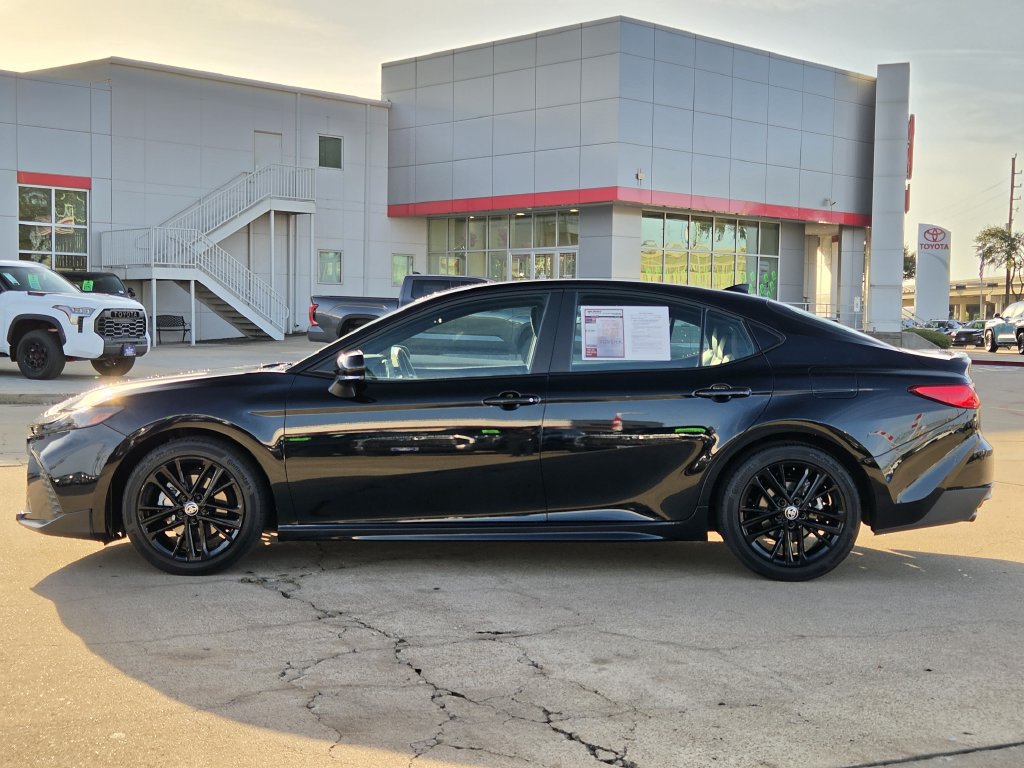 Used 2026 Toyota Camry SE FWD image 6