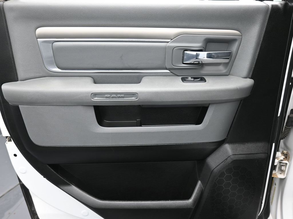 Used 2019 RAM 1500 Classic SLT image 11