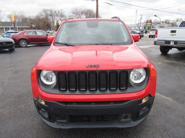 Used 2018 Jeep Renegade Altitude w/ UConnect 8.4 Nav Group AWD/4WD image 2