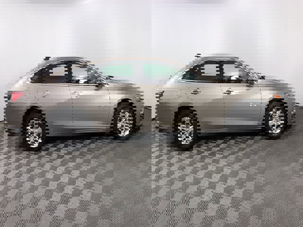 Used 2024 Chevrolet Malibu LS image 9