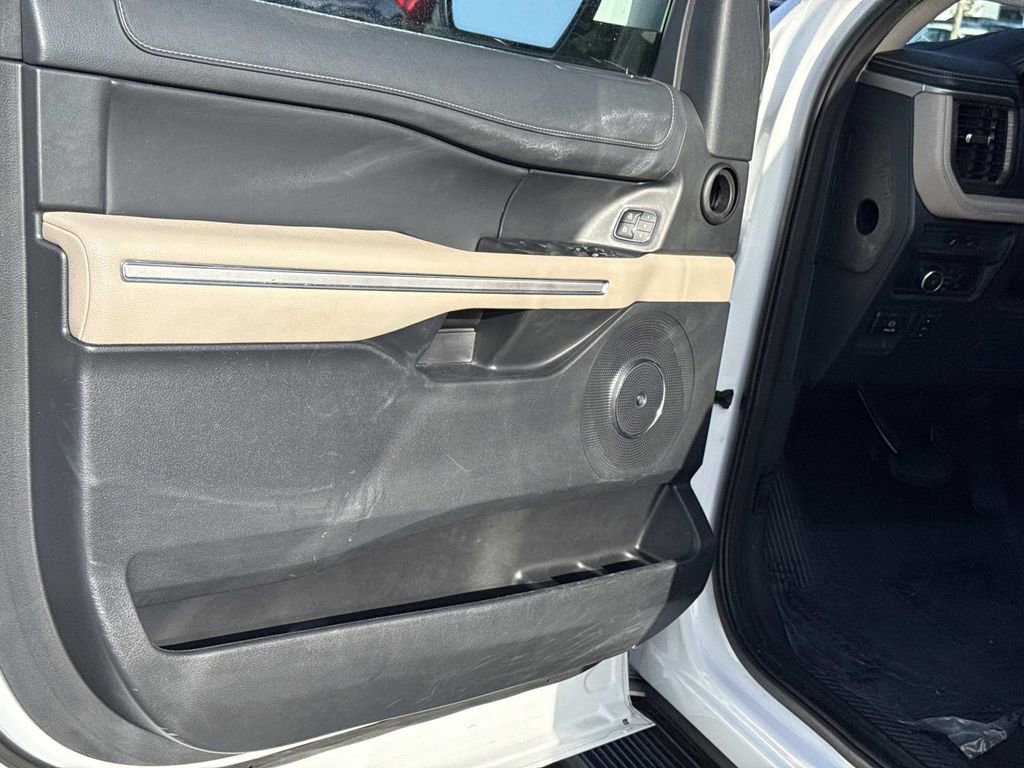 Used 2024 Ford Expedition Max Limited image 16