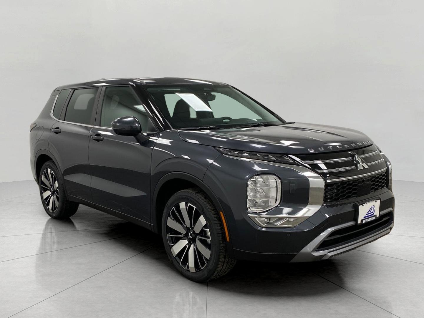 New 2026 Mitsubishi Outlander SE image 1