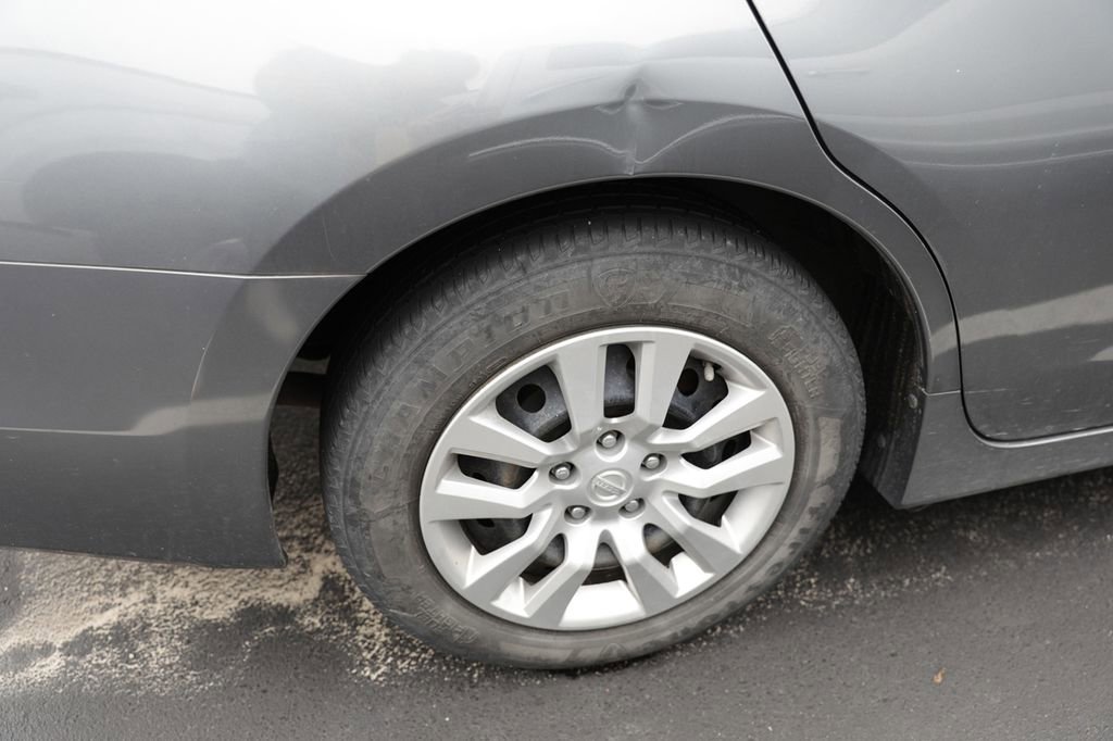 Used 2014 Nissan Altima 2.5 S w/ Display Audio Package image 6