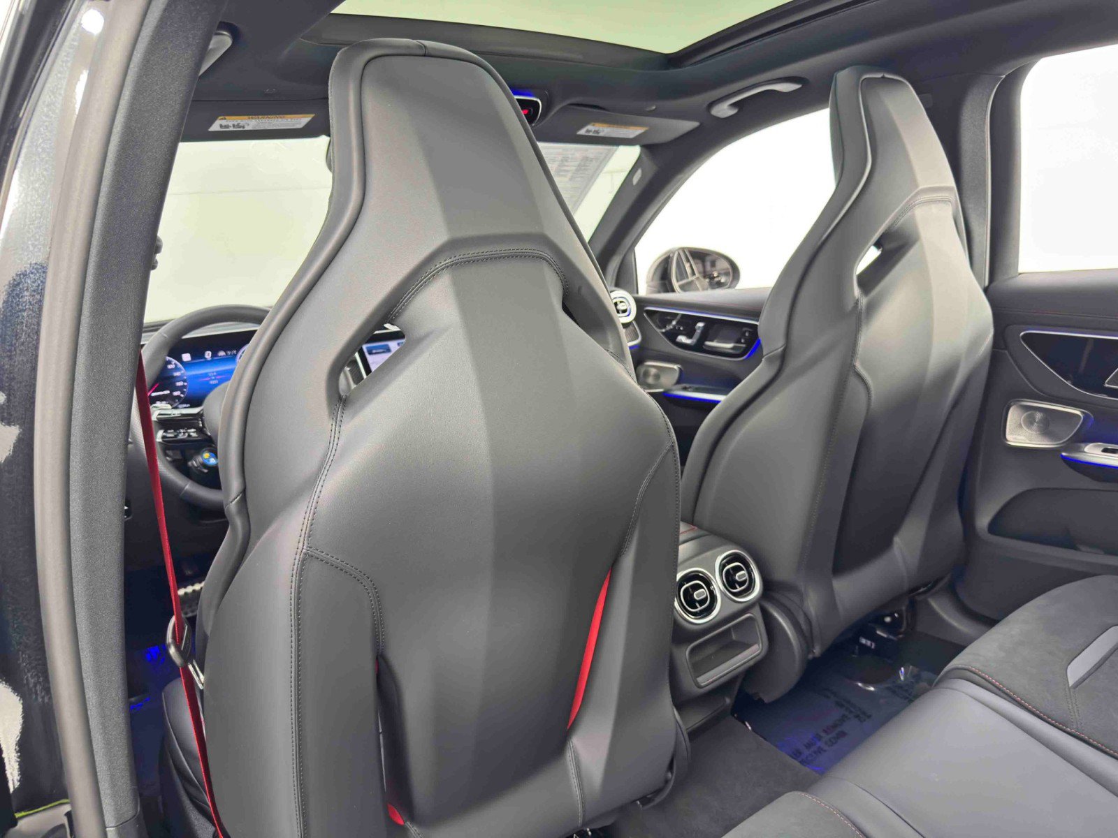 Used 2024 Mercedes-Benz GLC 43 AMG 4MATIC image 45