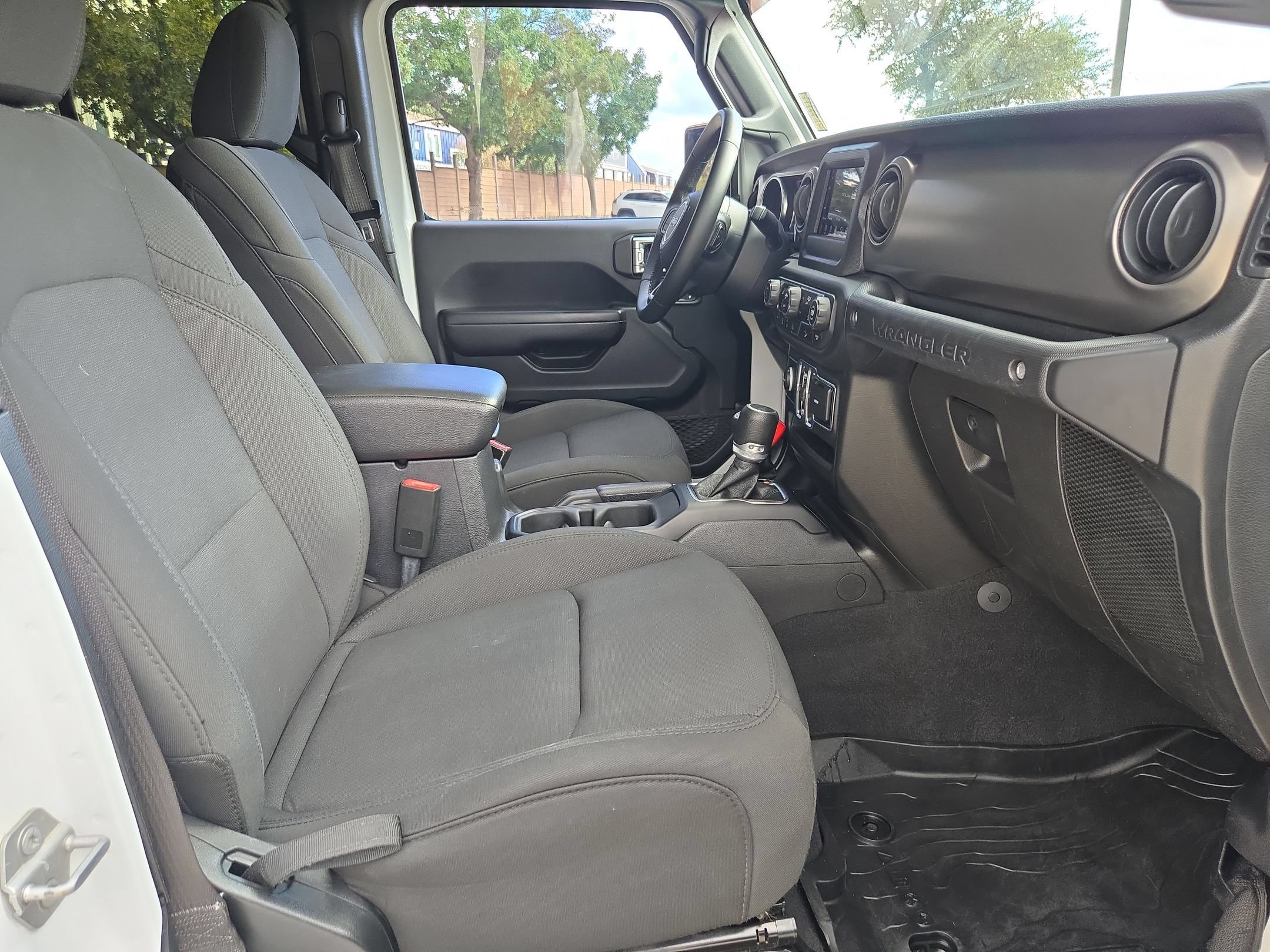 Used 2020 Jeep Wrangler Unlimited Sport AWD/4WD image 27