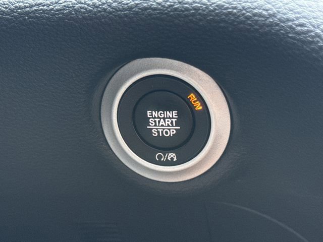 Used 2024 Chrysler Pacifica Pinnacle image 30