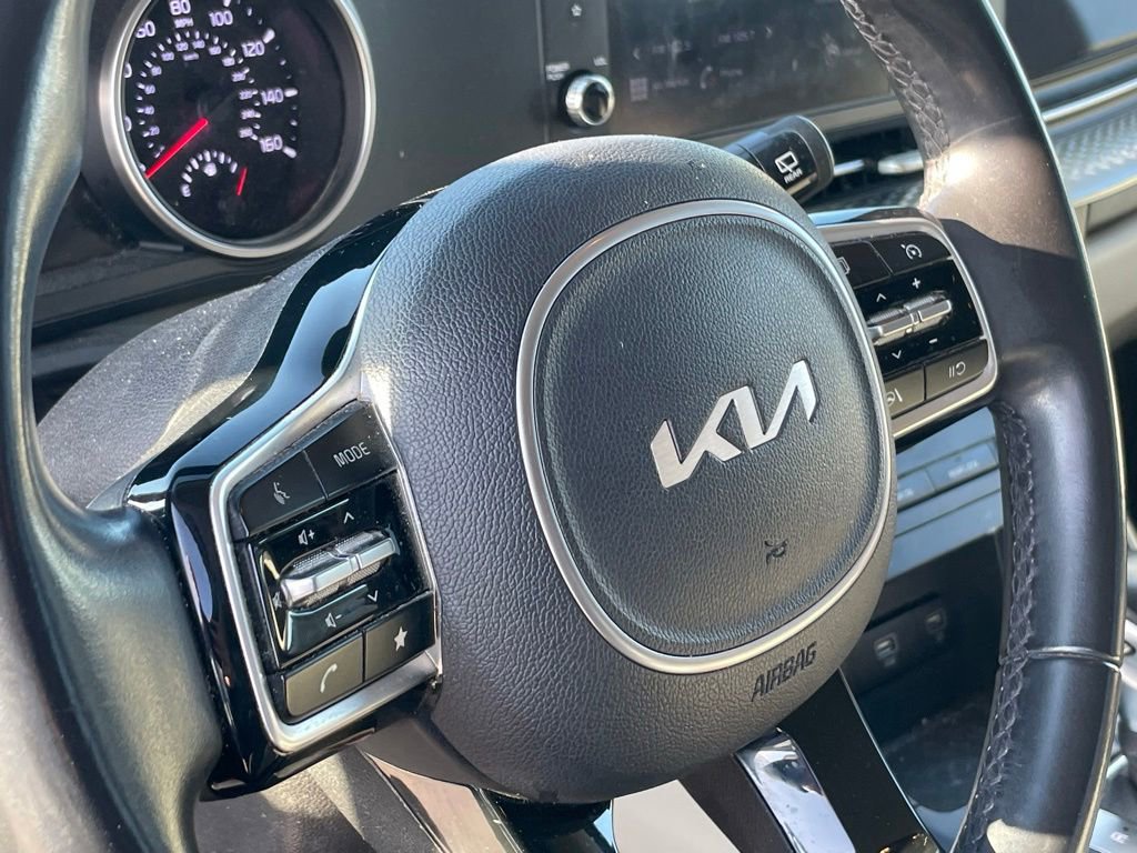 Used 2022 Kia Carnival LX FWD image 5