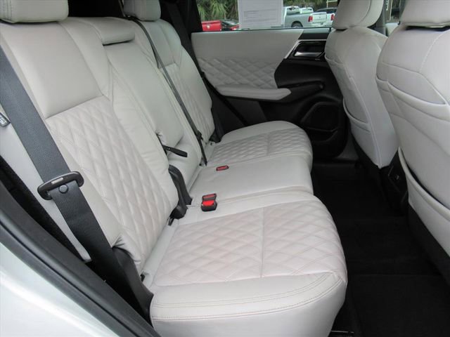 Used 2022 Mitsubishi Outlander SEL image 28