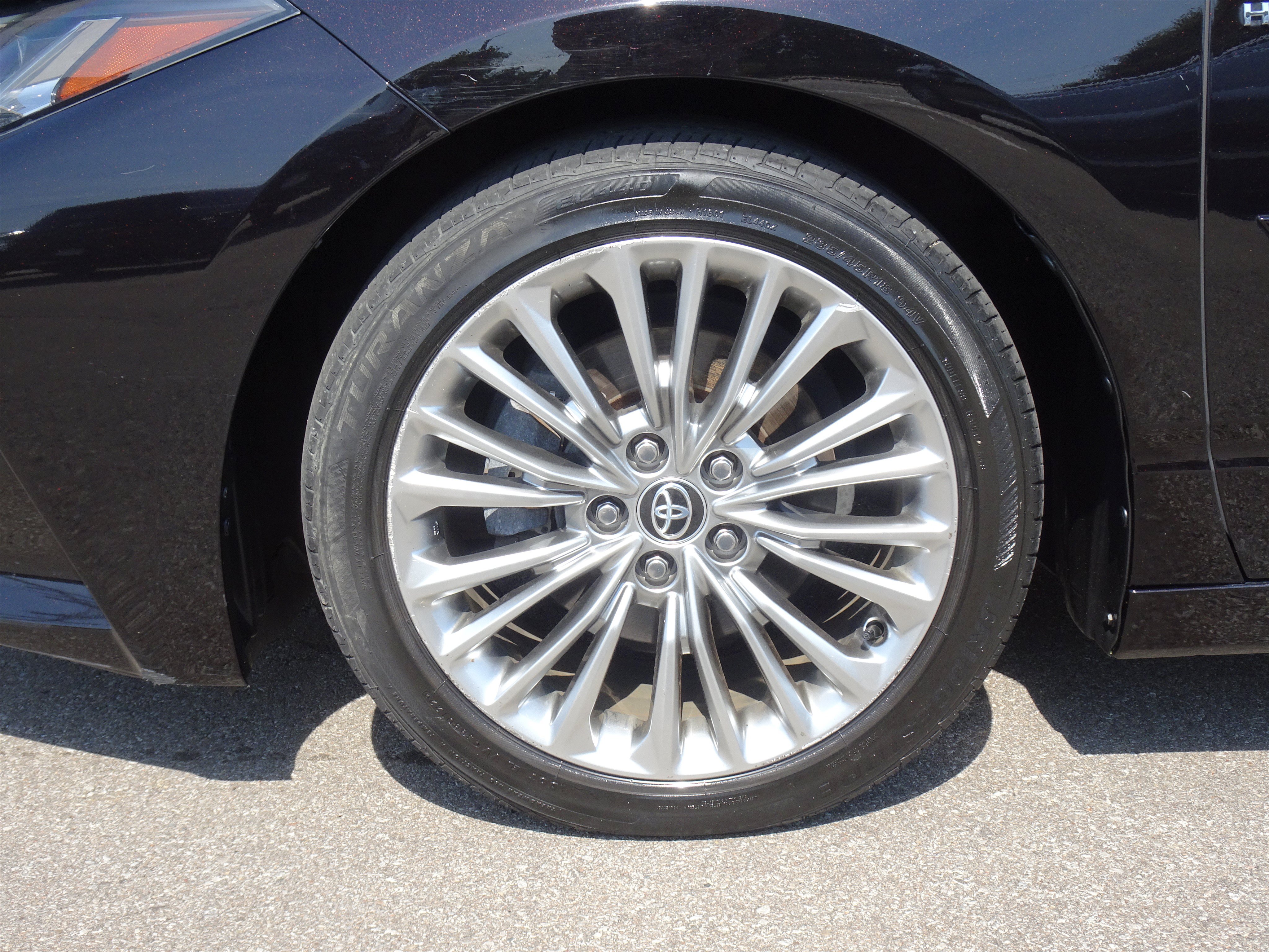 Used 2020 Toyota Avalon Limited w/ Advanced Safety Package FWD image 28