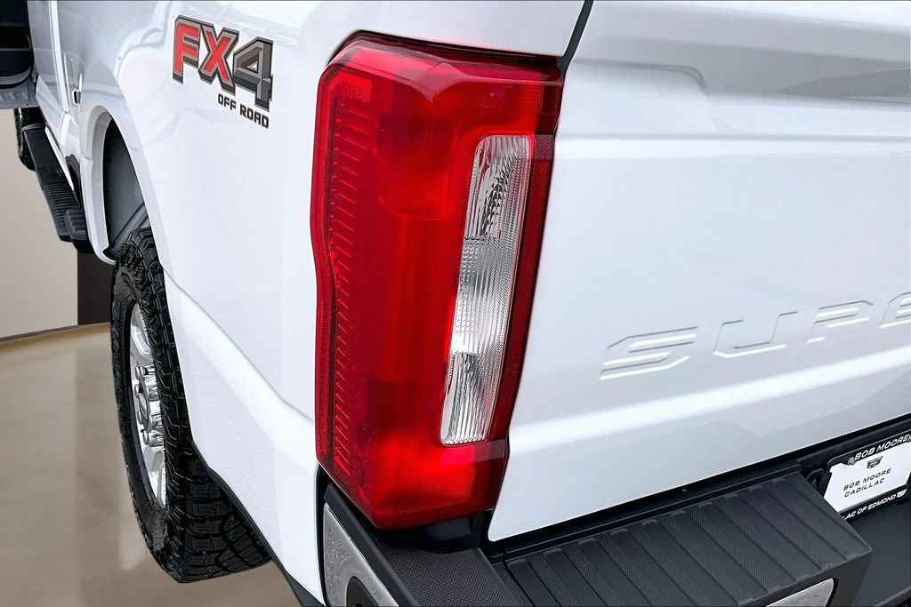 Used 2023 Ford F250 XLT w/ FX4 Off-Road Package AWD/4WD image 32