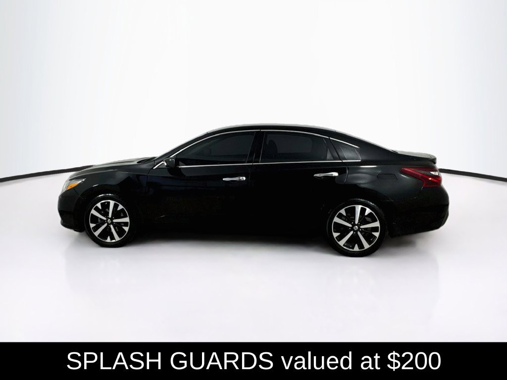 Used 2018 Nissan Altima 2.5 SR w/ Interior Lighting Package FWD image 4