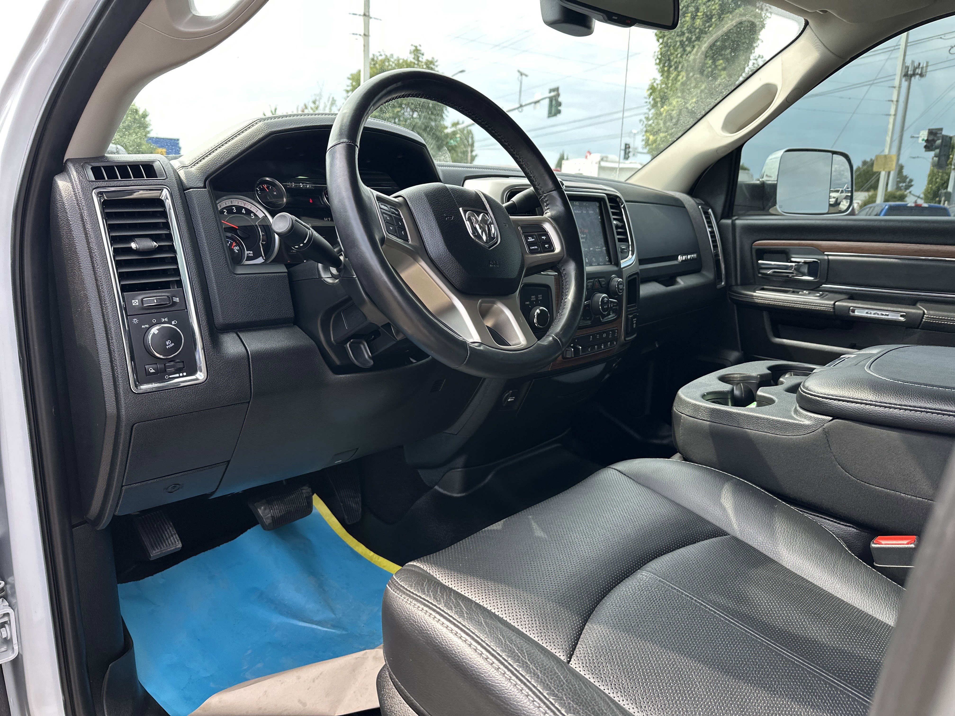 Used 2018 RAM 2500 Laramie w/ Convenience Group image 9