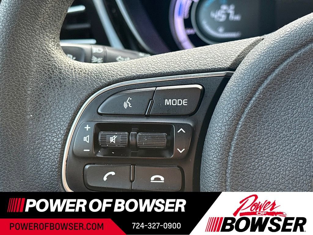 Used 2022 Kia Niro LX image 17