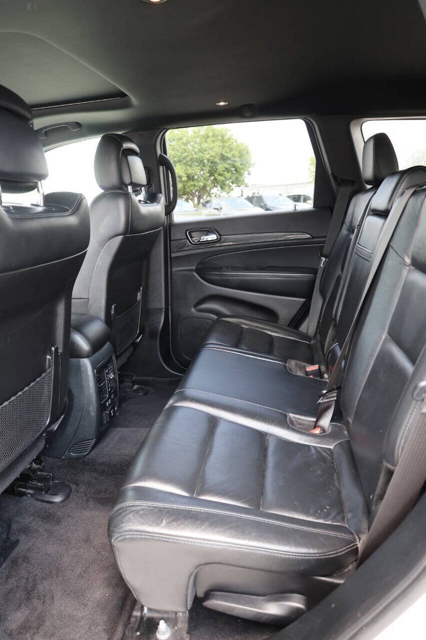 Used 2019 Jeep Grand Cherokee Limited AWD/4WD image 17