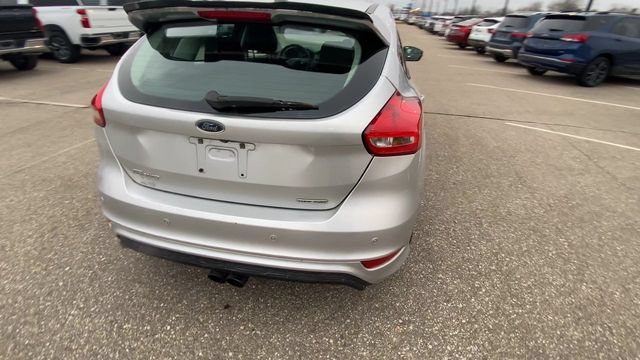 Used 2015 Ford Focus SE w/ SE Sport Package FWD image 9