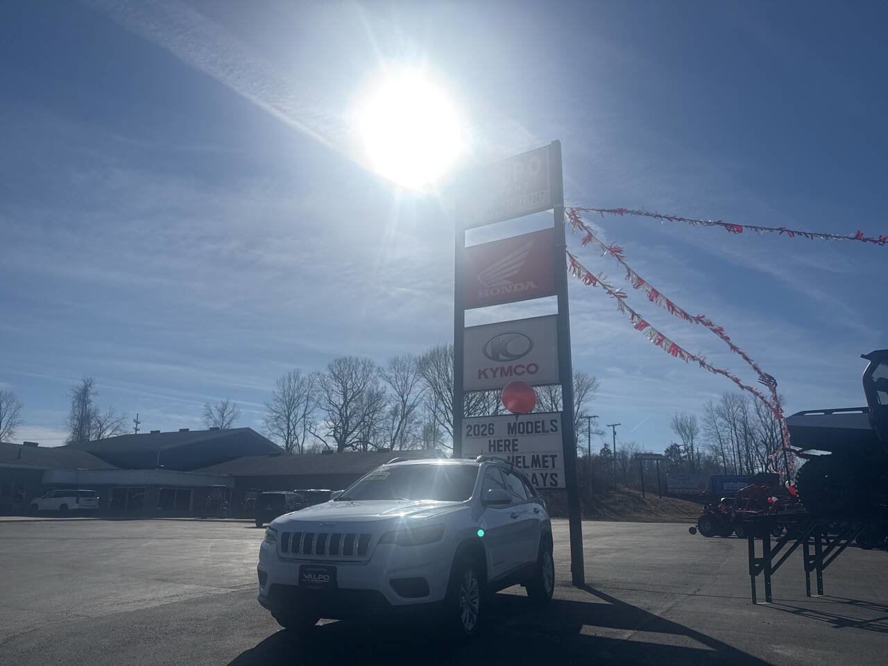 Used 2020 Jeep Cherokee Latitude w/ Cold Weather Group image 4