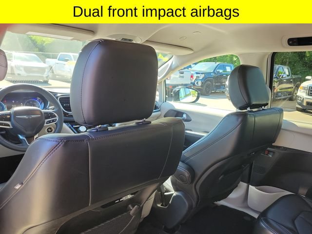 Certified 2024 Chrysler Pacifica Touring-L FWD image 28