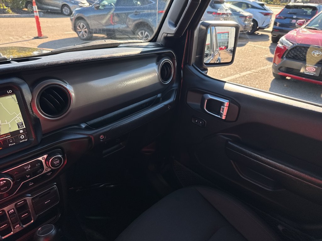 Used 2023 Jeep Gladiator Sport AWD/4WD image 32