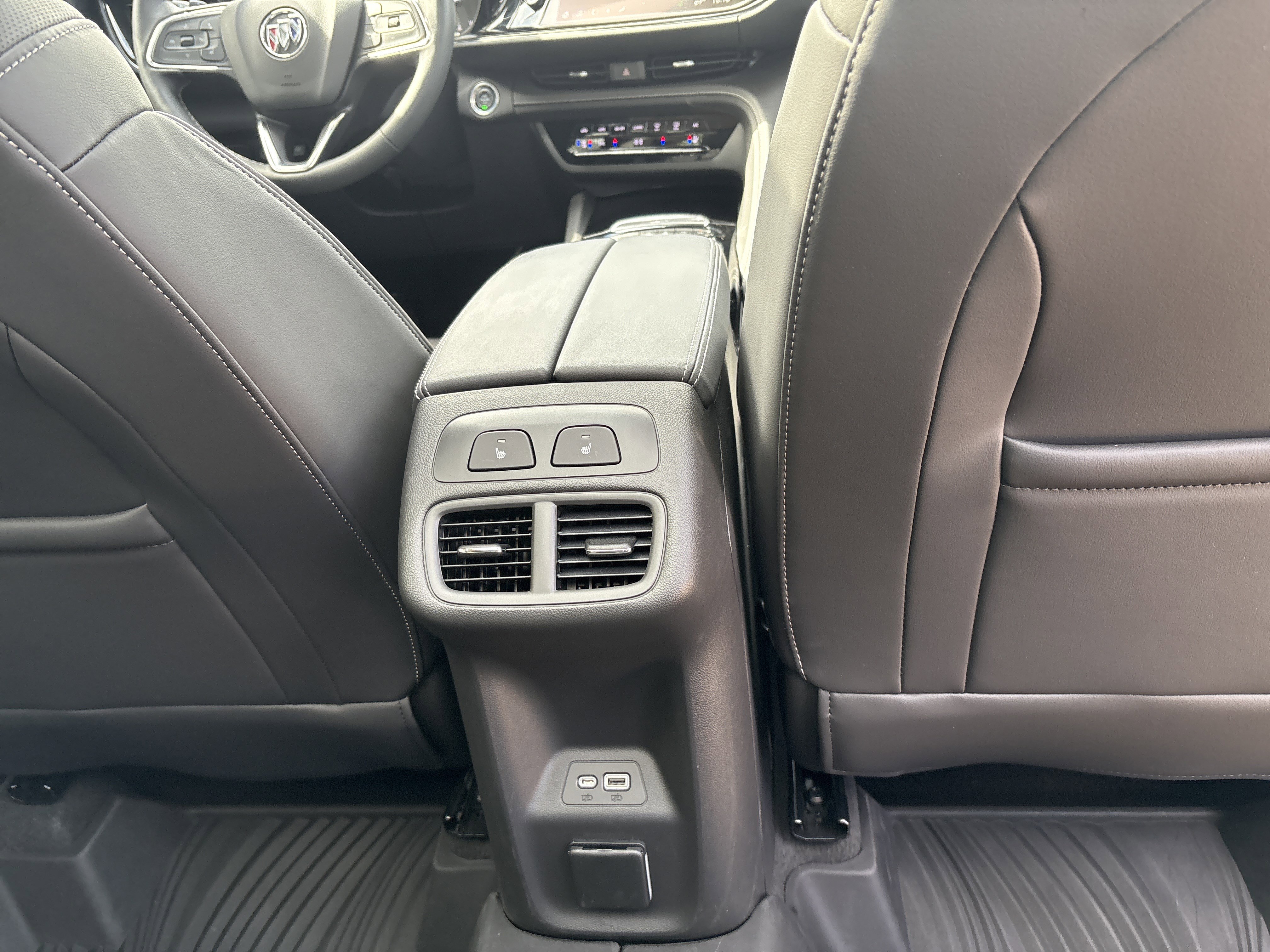 Used 2023 Buick Envision Avenir AWD/4WD image 18