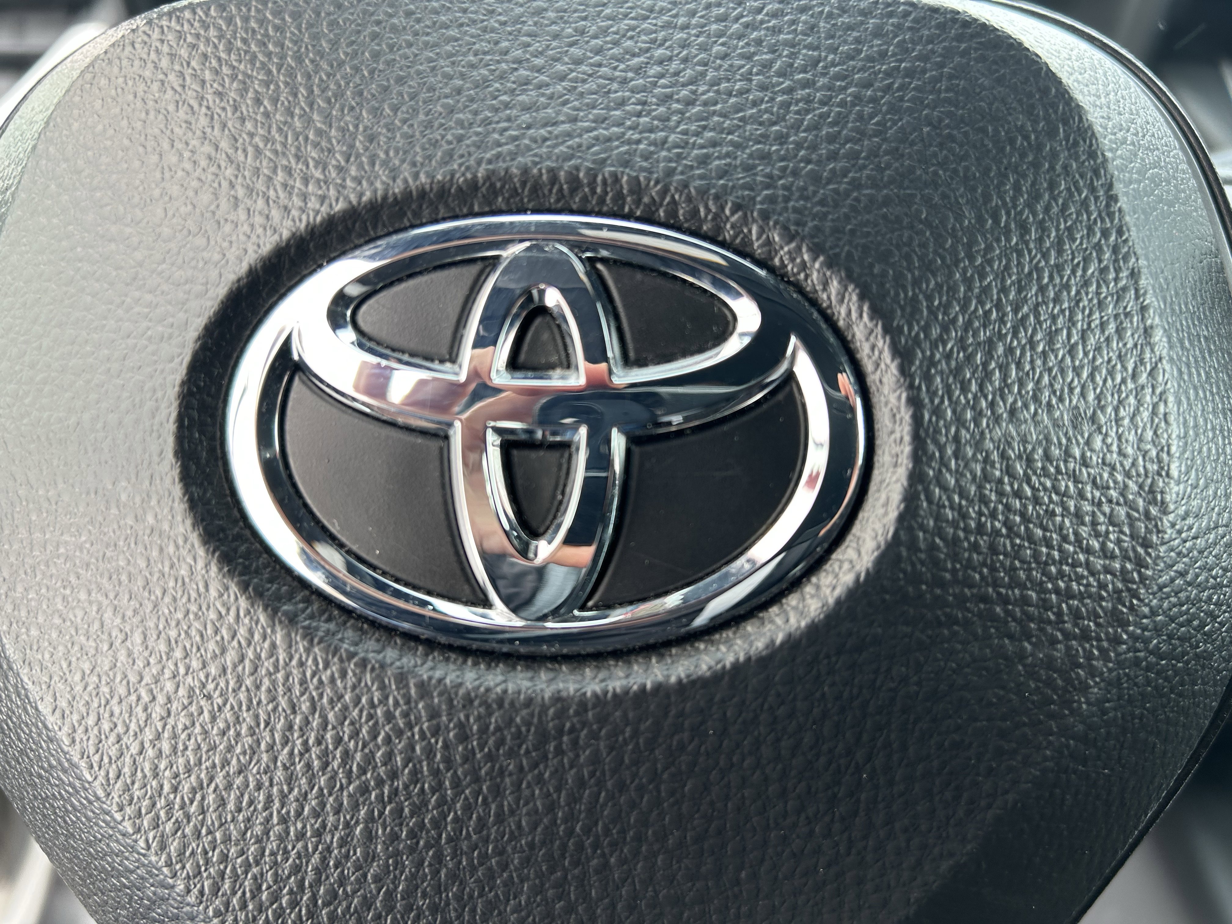 Certified 2024 Toyota Corolla SE w/ SE Premium Package image 25