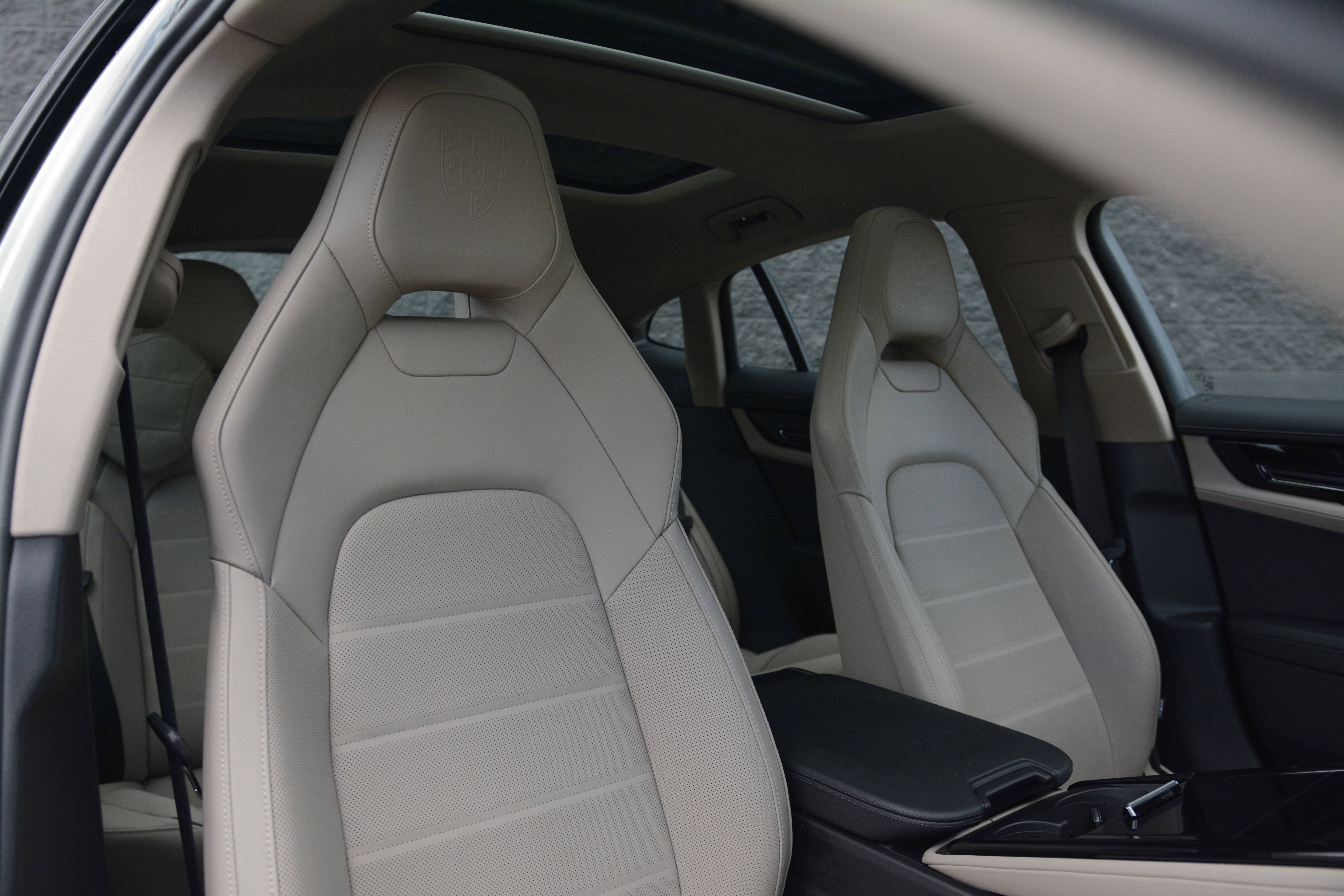 Certified 2025 Porsche Panamera 4 image 25