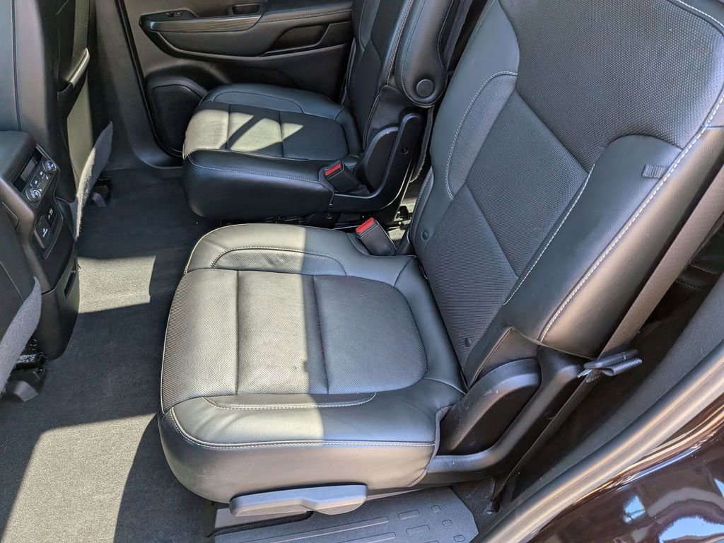 Used 2020 GMC Acadia SLT w/ Premium Package image 29