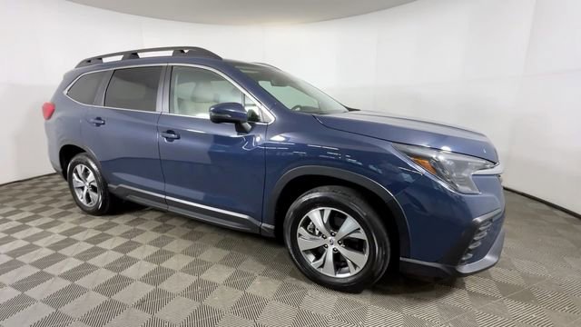 Used 2023 Subaru Ascent Premium w/ Convenience Package AWD/4WD image 2