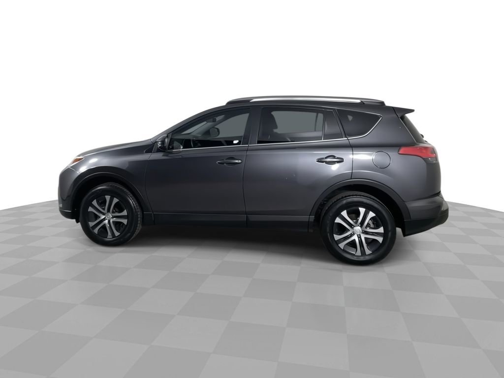 Used 2018 Toyota RAV4 LE w/ Carpet Mat Package image 5