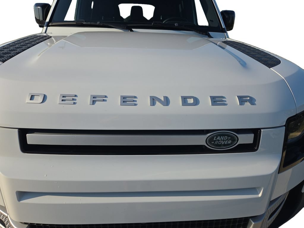Used 2023 Land Rover Defender 130 SE AWD/4WD image 31