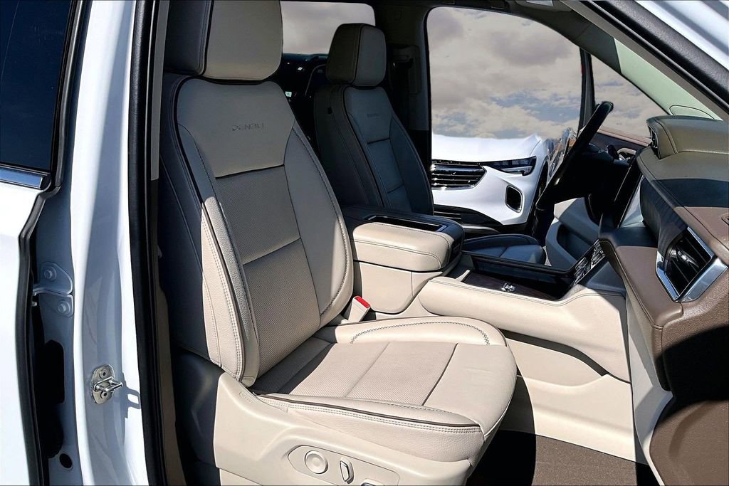 Used 2023 GMC Yukon Denali image 30
