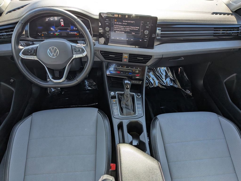 Used 2025 Volkswagen Jetta SE image 21