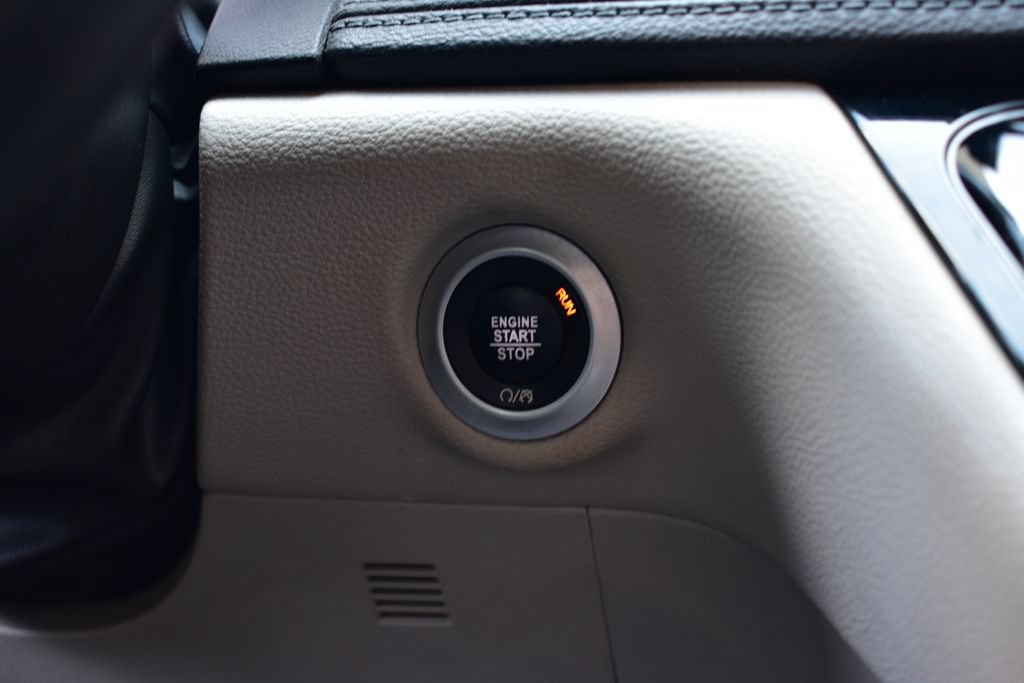 Used 2020 Chrysler Pacifica Limited FWD image 39