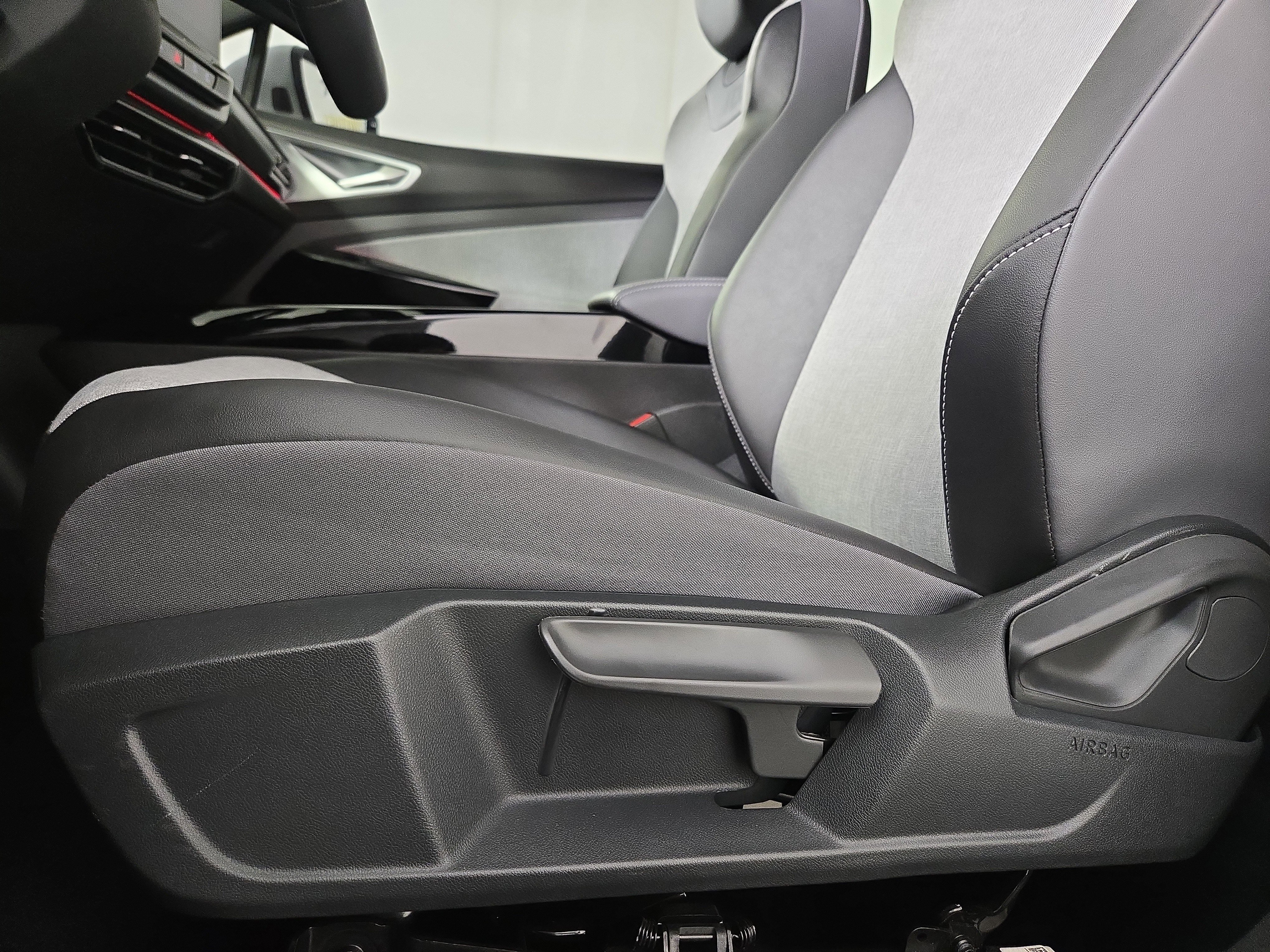 Used 2024 Volkswagen ID.4 2WD image 30