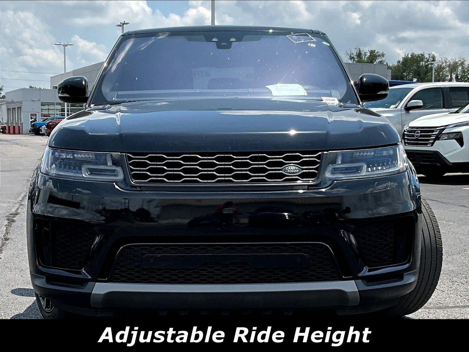 Used 2018 Land Rover Range Rover Sport SE AWD/4WD image 2