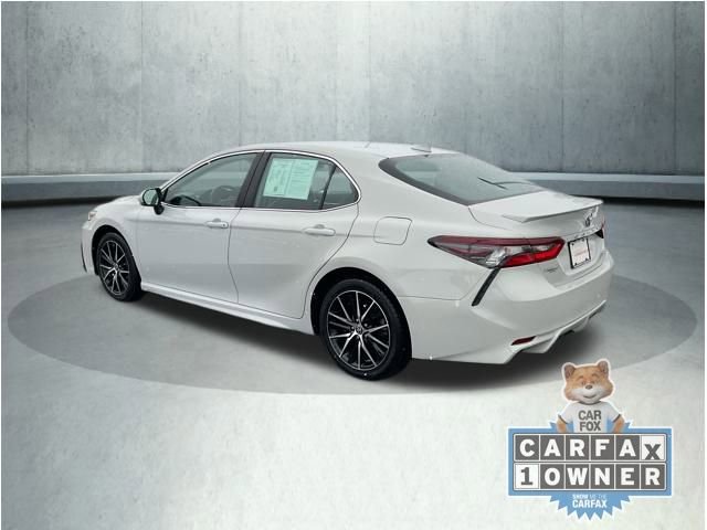 Used 2023 Toyota Camry SE image 4