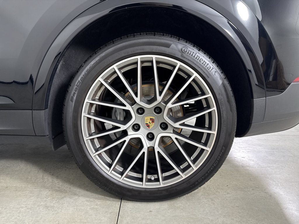 Certified 2023 Porsche Cayenne S Platinum w/ Premium Package Plus AWD/4WD image 14