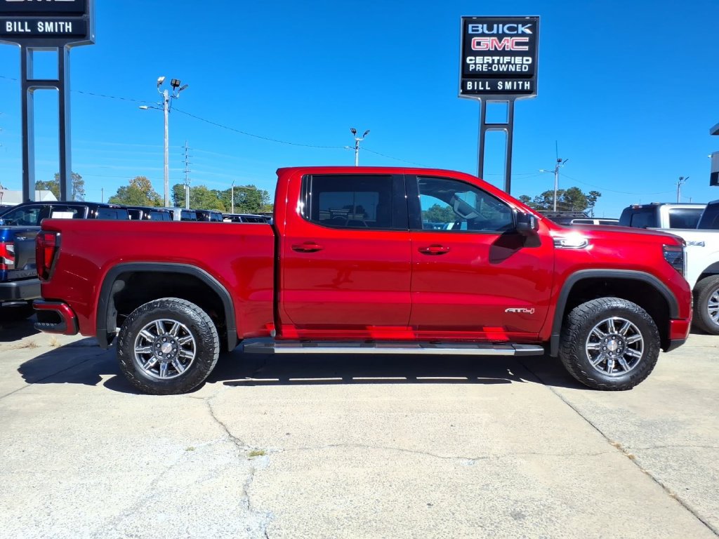 Used 2024 GMC Sierra 1500 AT4 w/ AT4 Premium Package AWD/4WD image 8