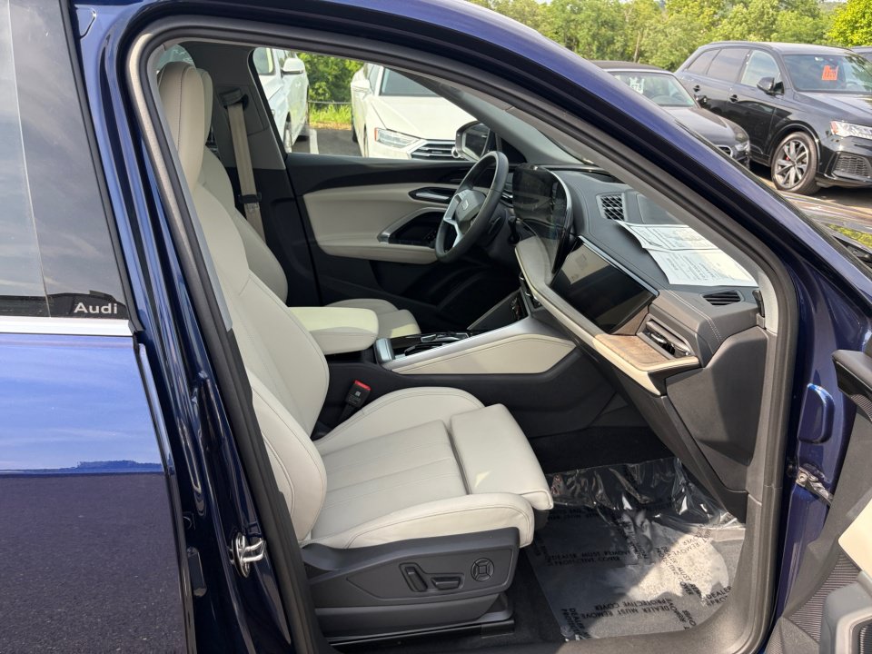 Used 2025 Audi Q5 Prestige AWD/4WD image 28