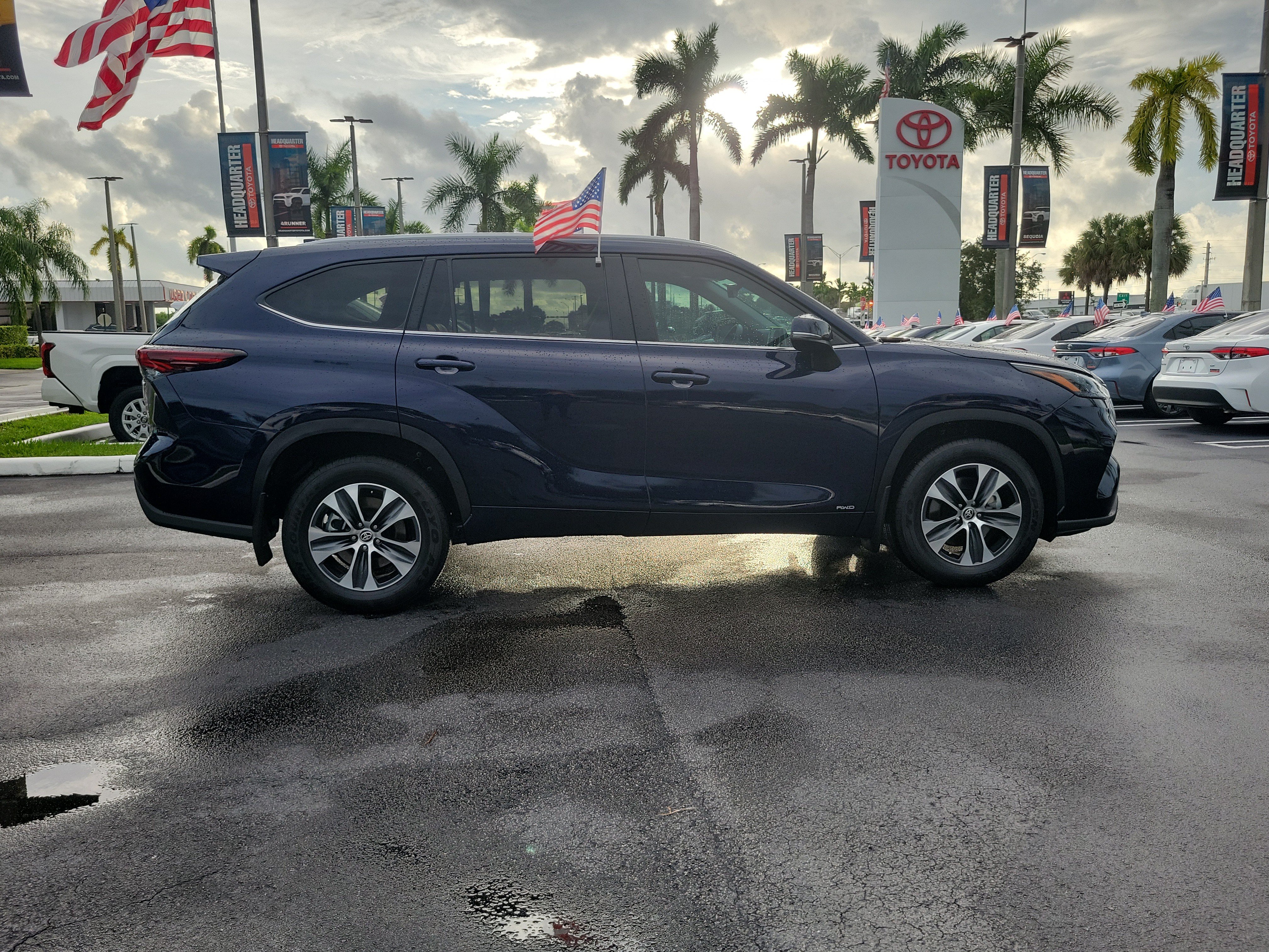 Used 2026 Toyota Highlander XLE AWD/4WD image 13