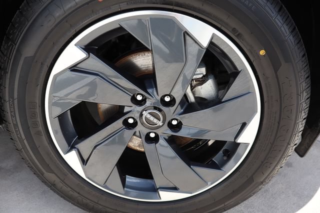 Used 2024 Nissan Rogue SV FWD image 47
