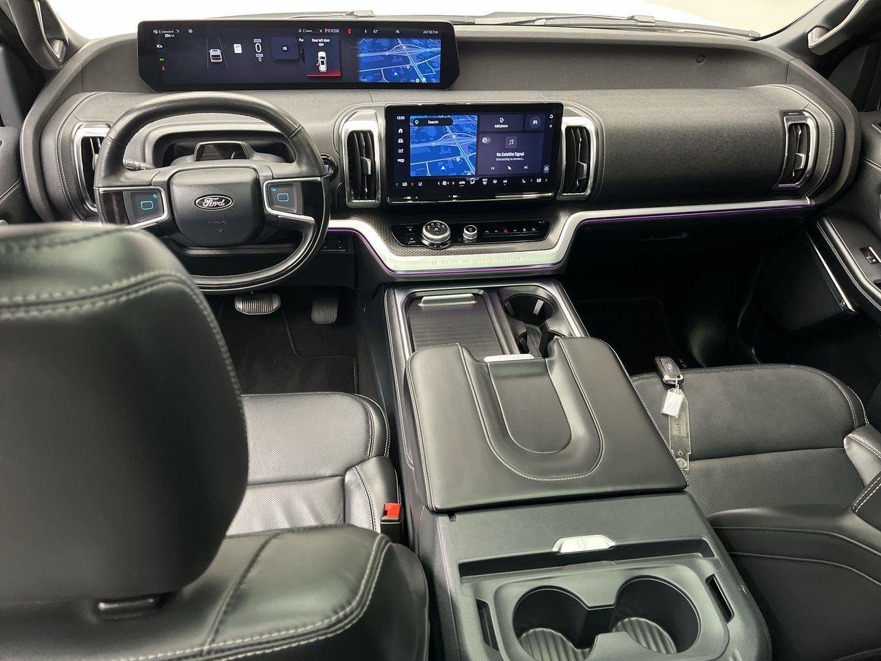 Certified 2025 Ford Expedition Max Platinum w/ Stealth Appearance Package AWD/4WD image 4