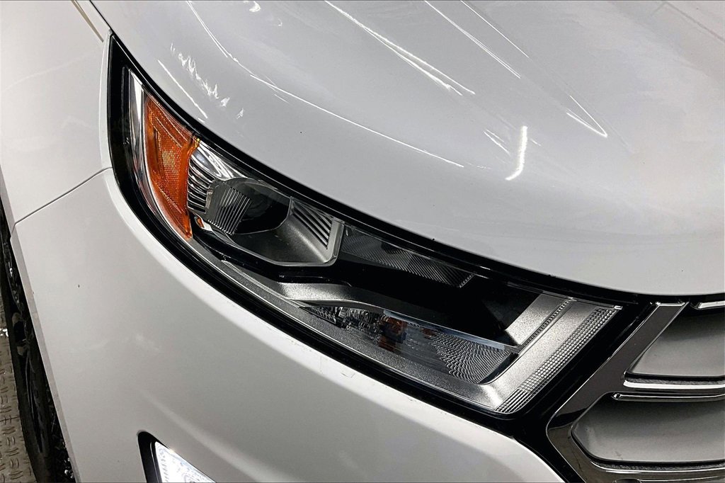 Used 2018 Ford Edge SEL w/ Equipment Group 201A image 30