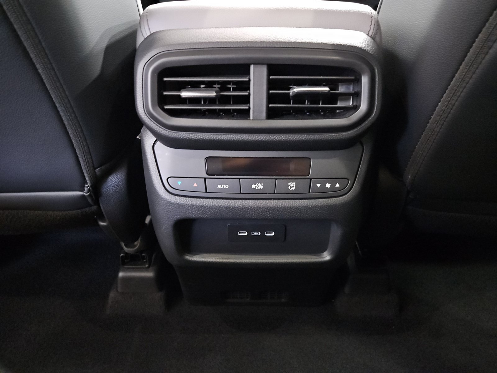 Used 2025 Honda Pilot EX-L image 14
