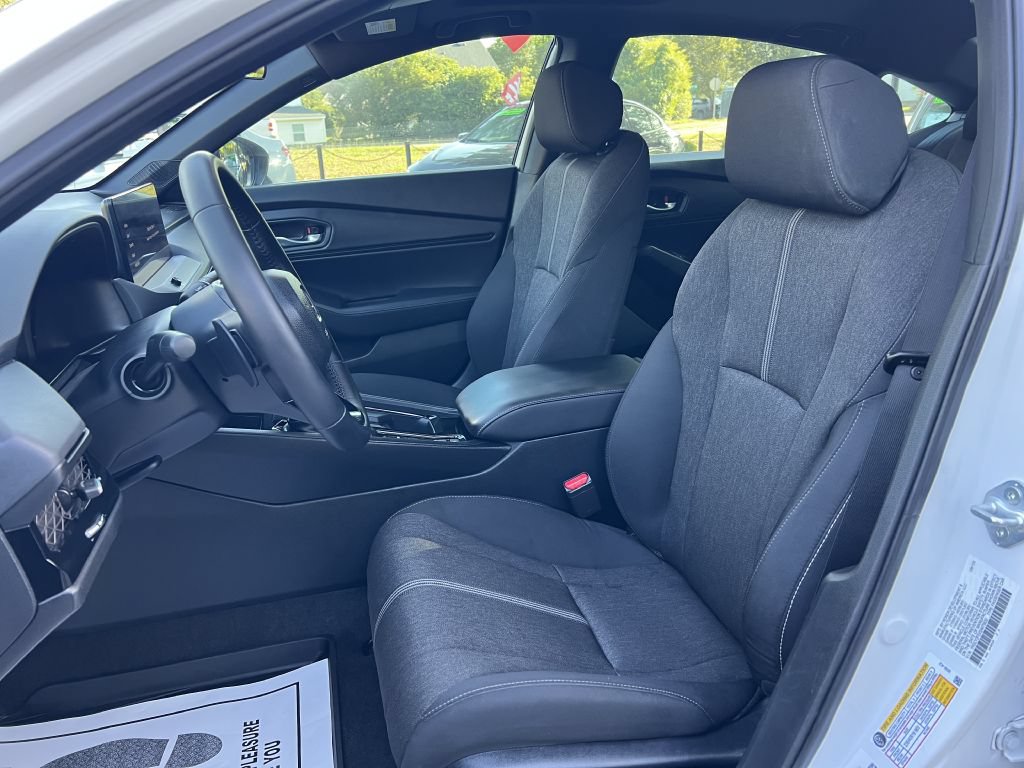Used 2025 Honda Accord Sport image 9