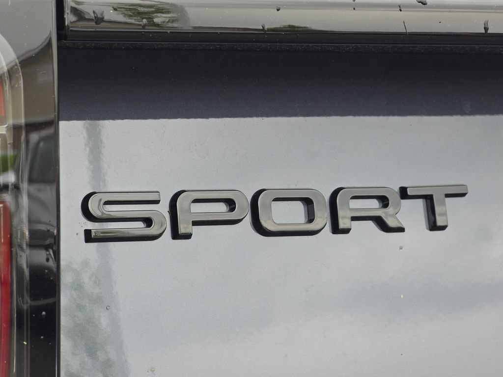 New 2025 Land Rover Discovery Sport Dynamic SE AWD/4WD image 17