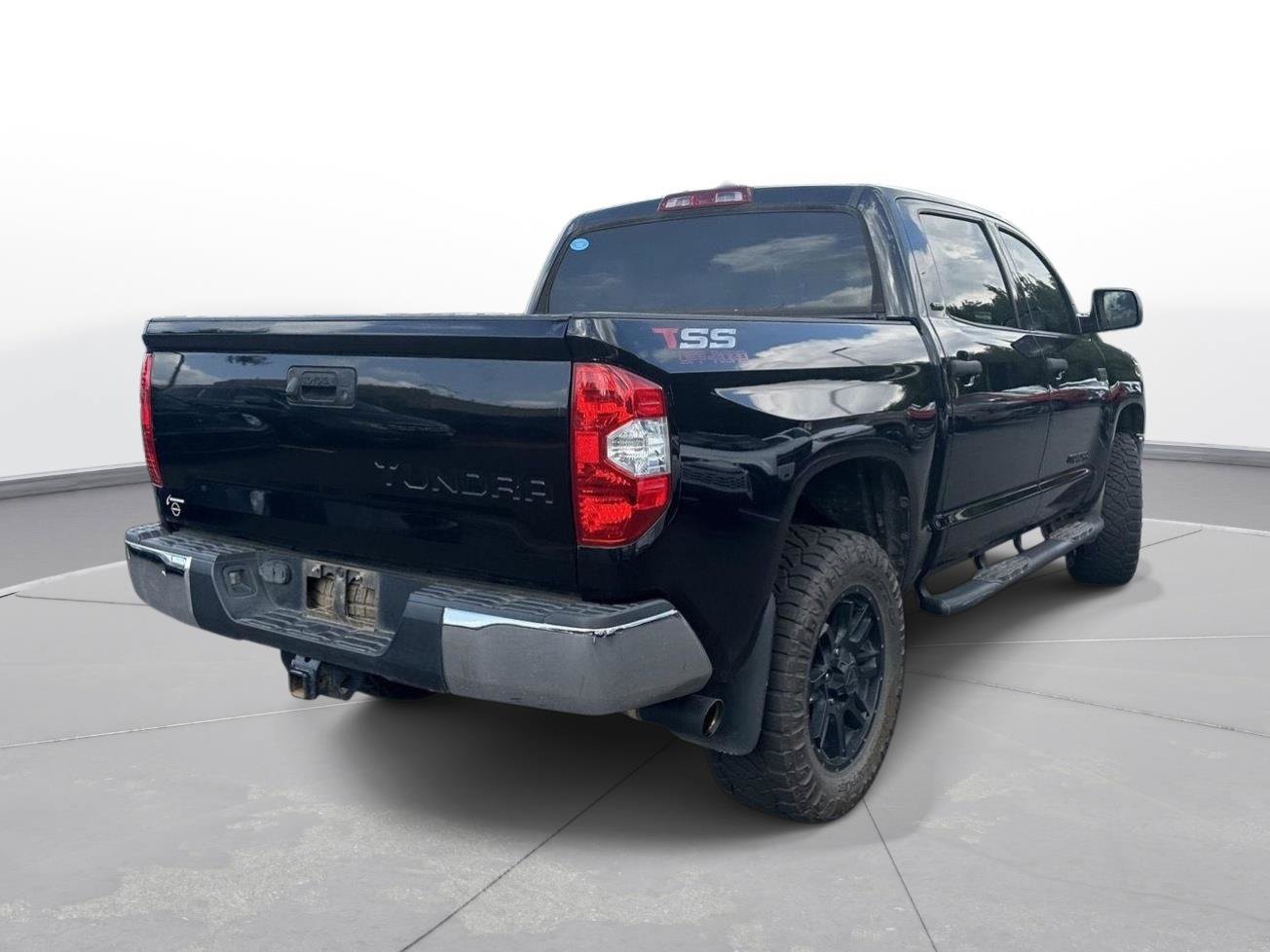 Used 2021 Toyota Tundra SR5 w/ SR5 Leather Package RWD image 6