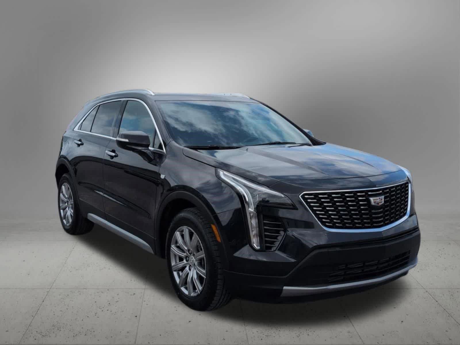 Used 2023 Cadillac XT4 Premium Luxury w/ Cold Weather Package AWD/4WD image 8